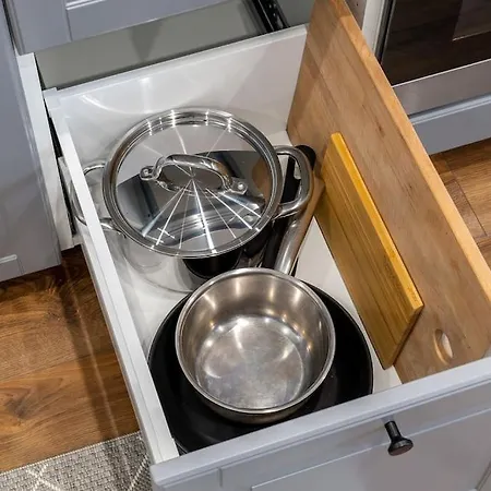 Апартаменти Romantic - Private Entrance!